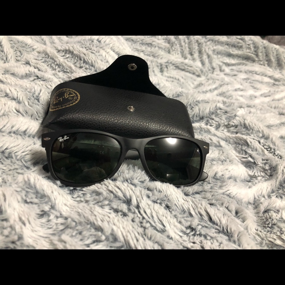 RayB-an Wayfarer Sunglasses